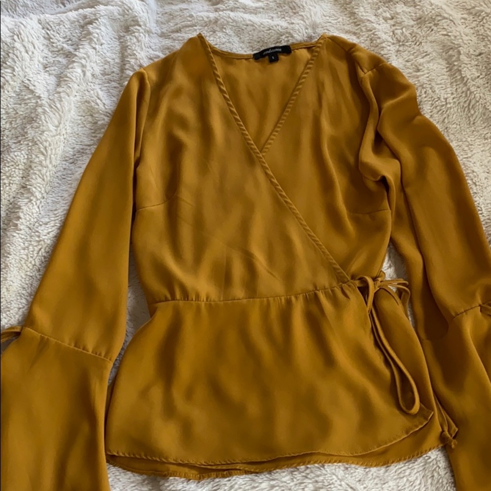 Bell sleeved front tie top